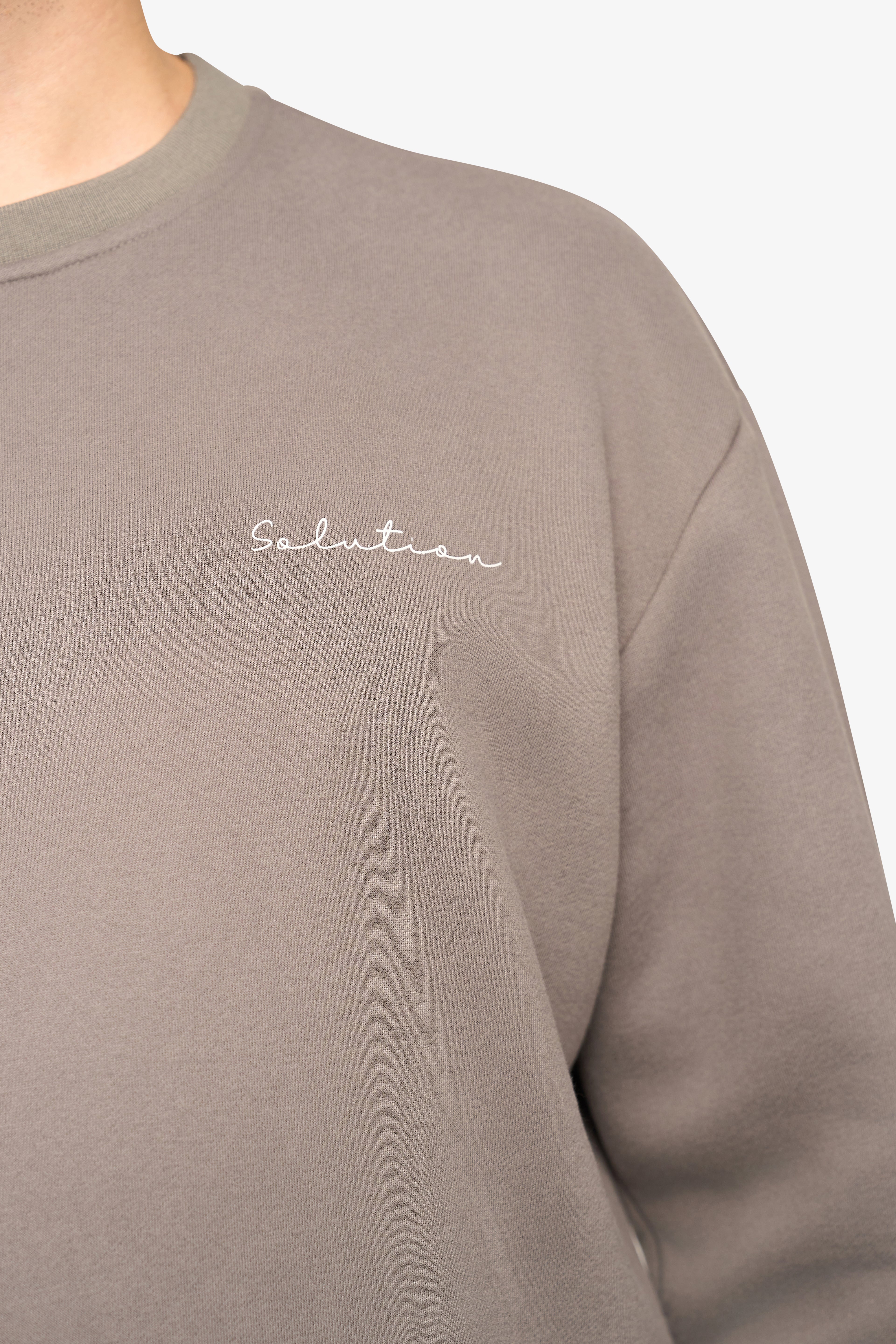Essential Crewneck Grau